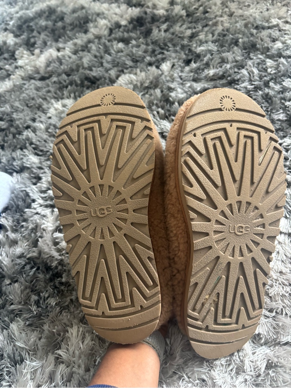 UGG Kids Chestnut Sheepskin Slip-On Slippers